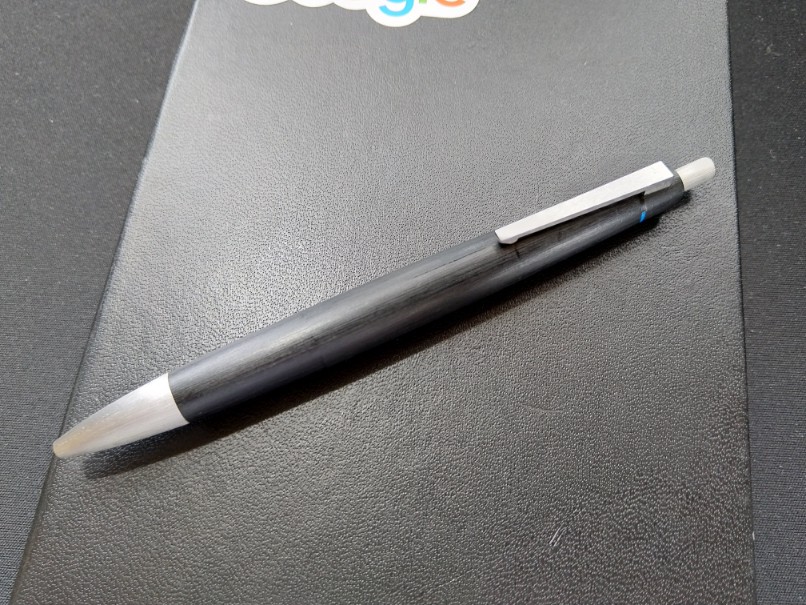 人気の高級4色ボールペン｢LAMY 2000 L401｣をレビュー！名品だと思うけど…